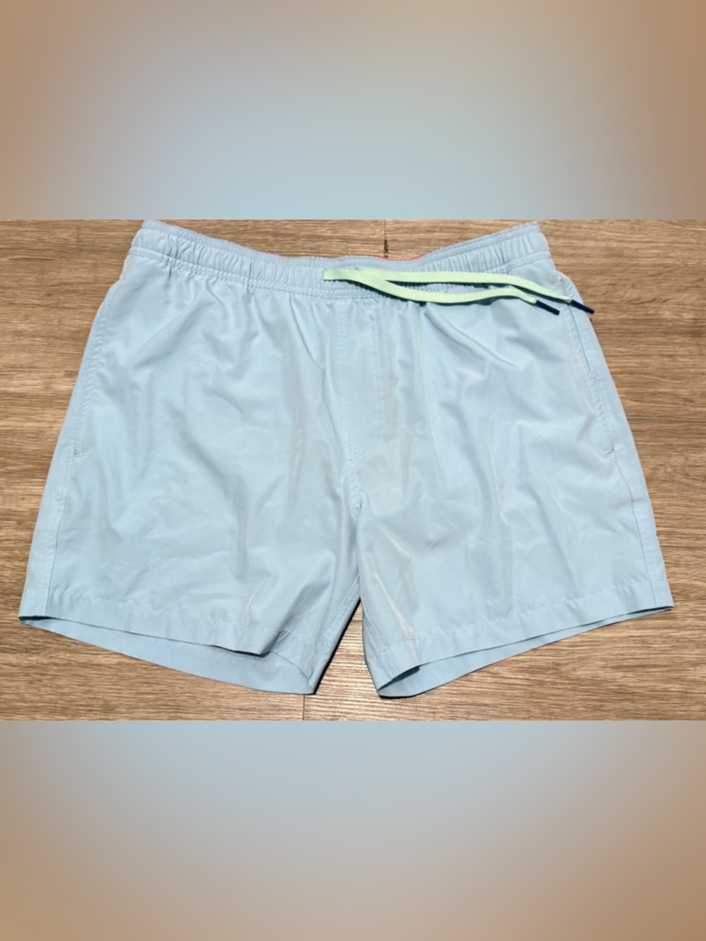 Southern Tide Mens L Swim Trunks (34-36 waist) 5.5” Inseam Blue Lined